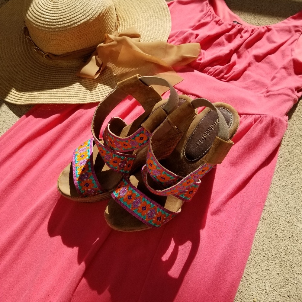 Venus brand 4" wedge sandals vibrant magenta teal